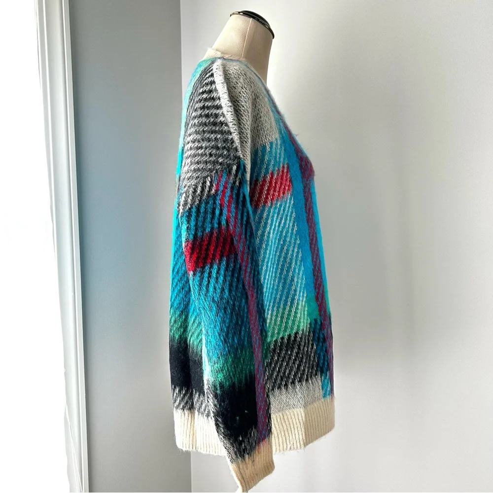 🌸NWT Cozy, Soft, Super Cute, Bright Plaid Knit Sweater. Blue/Red/Cream/Green - Picture 4 of 7